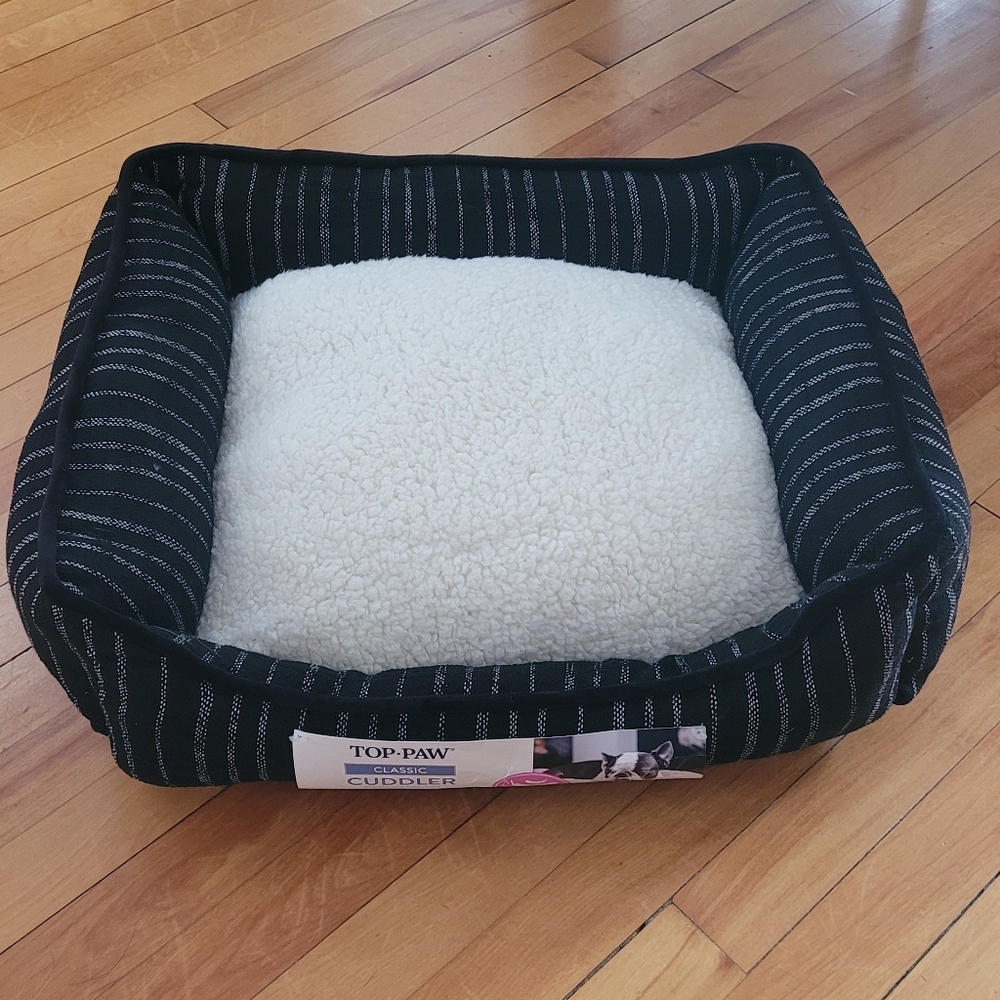 Top Paw Navt and White Cuddler Pet Bed
